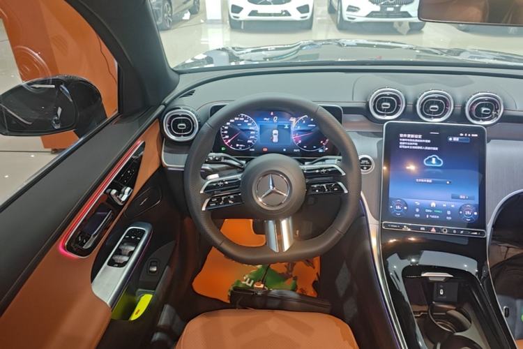 Used Mercedes-Benz GLC 2025 GLC 260 L 4MATIC Luxury Model Steering Wheel