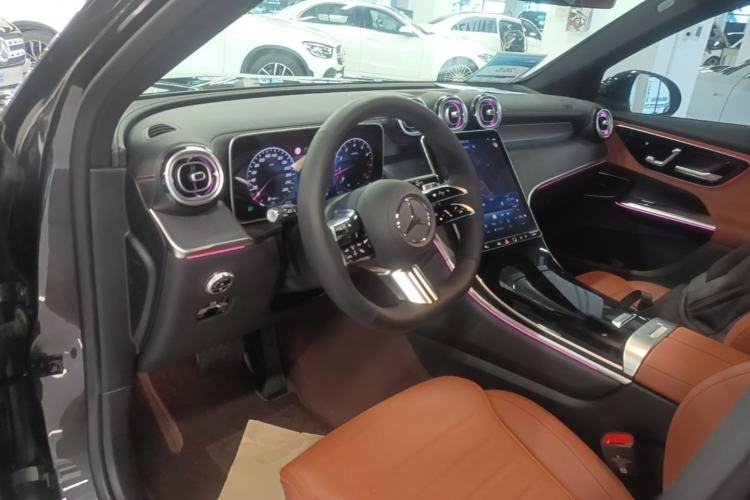 Used Mercedes-Benz GLC 2025 GLC 260 L 4MATIC Luxury Model Steering Wheel