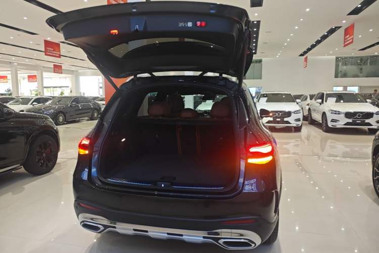 Used Mercedes-Benz GLC 2025 GLC 260 L 4MATIC Luxury Model Trunk