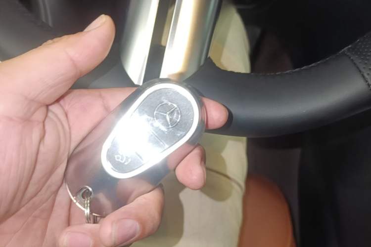 Used Mercedes-Benz GLC 2025 GLC 260 L 4MATIC Luxury Model Vehicle Key
