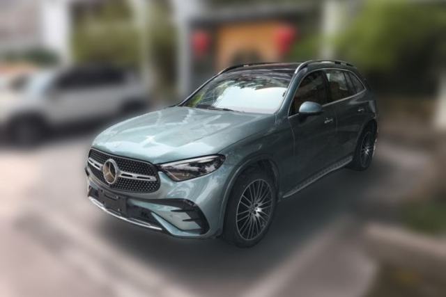 Ojetý Mercedes-Benz GLC 2024 GLC 300 L 4MATIC Luxury Model 5 Seats