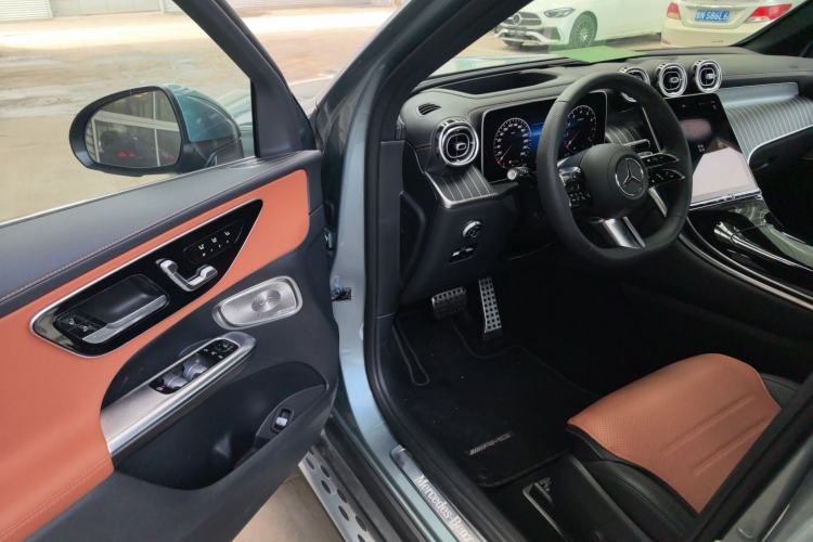 Used Mercedes-Benz GLC 2025 GLC 300 L 4MATIC Luxury Model 5 Seats Driver Seat