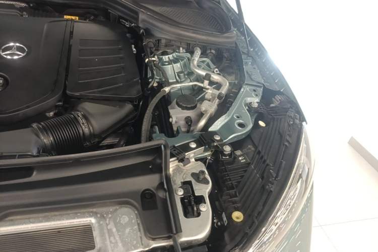 Used Mercedes-Benz GLC 2025 GLC 300 L 4MATIC Luxury Model 5 Seats Engine Bay Left
