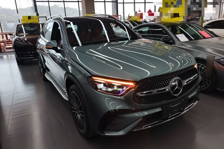 Used Mercedes-Benz GLC 2025 GLC 300 L 4MATIC Luxury Model 5 Seats Front Right 45 Deg