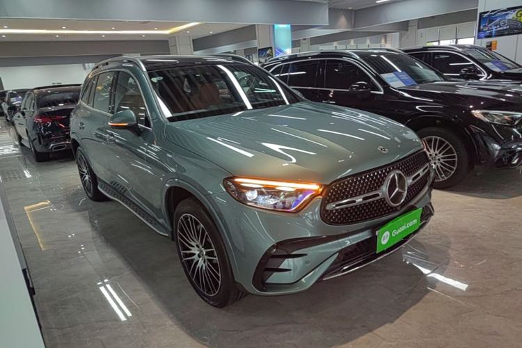 Used Mercedes-Benz GLC 2025 GLC 300 L 4MATIC Luxury Model 5 Seats Front Right 45 Deg