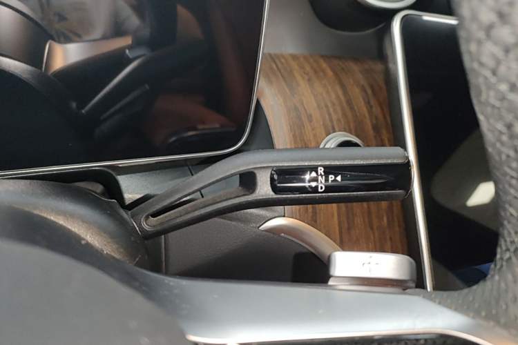 Used Mercedes-Benz GLC 2025 GLC 300 L 4MATIC Dynamic Model 5 Seats Gear Lever
