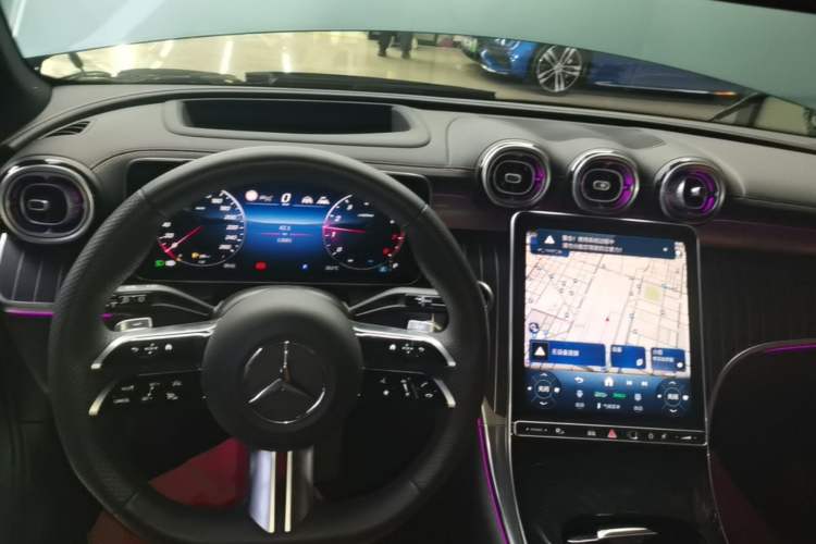 Used Mercedes-Benz GLC 2025 GLC 300 L 4MATIC Luxury Model 5 Seats Gear Lever