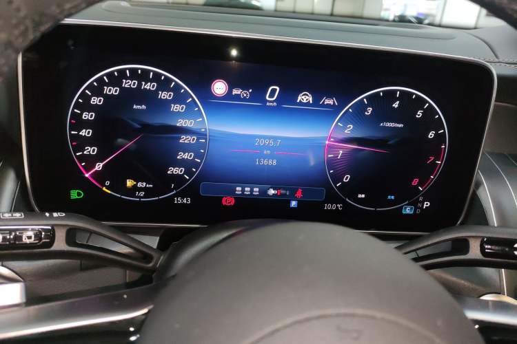 Used Mercedes-Benz GLC 2025 GLC 300 L 4MATIC Luxury Model 5 Seats Instrument Cluster