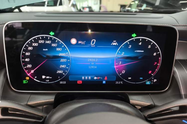Used Mercedes-Benz GLC 2025 GLC 300 L 4MATIC Luxury Model 5 Seats Instrument Cluster