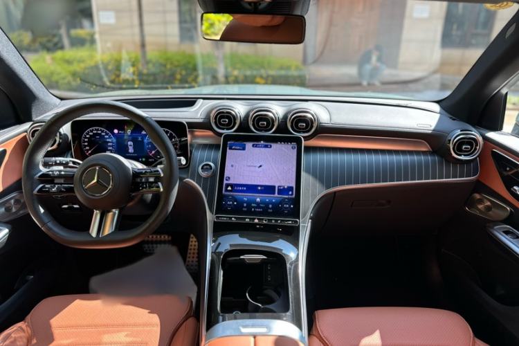 Used Mercedes-Benz GLC 2025 GLC 300 L 4MATIC Luxury Model 5 Seats Interior 9