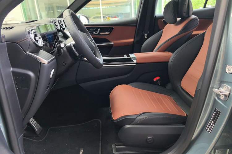 Used Mercedes-Benz GLC 2025 GLC 300 L 4MATIC Luxury Model 5 Seats Left Front Seat