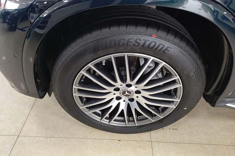 Used Mercedes-Benz GLC 2025 GLC 300 L 4MATIC Dynamic Model 5 Seats Left Front Wheel Hub