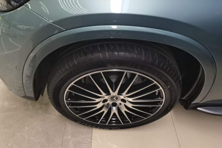 Used Mercedes-Benz GLC 2025 GLC 300 L 4MATIC Luxury Model 5 Seats Left Front Wheel Hub
