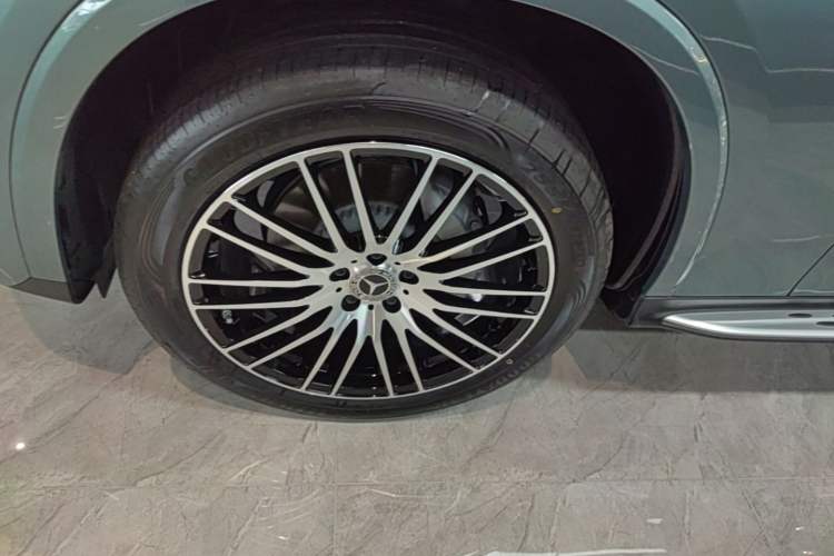 Used Mercedes-Benz GLC 2025 GLC 300 L 4MATIC Luxury Model 5 Seats Left Front Wheel Hub