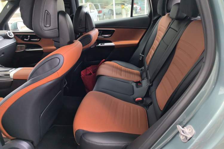Used Mercedes-Benz GLC 2025 GLC 300 L 4MATIC Luxury Model 5 Seats Left Rear Seat