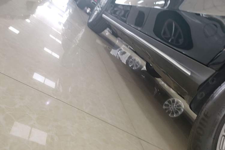 Used Mercedes-Benz GLC 2025 GLC 300 L 4MATIC Dynamic Model 5 Seats Left Side Sill