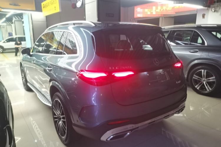 Used Mercedes-Benz GLC 2025 GLC 300 L 4MATIC Luxury Model 5 Seats Rear Left 45 Deg