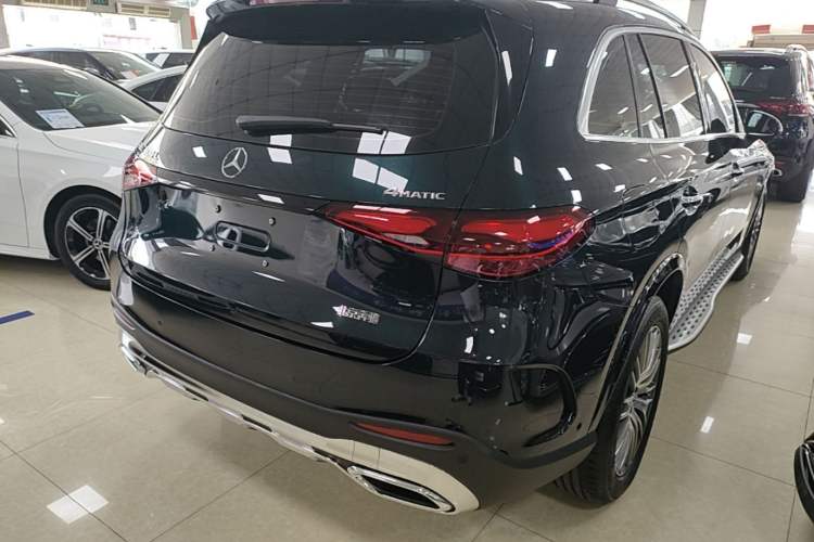 Used Mercedes-Benz GLC 2025 GLC 300 L 4MATIC Dynamic Model 5 Seats Rear Right 45 Deg