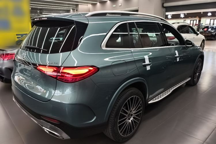 Used Mercedes-Benz GLC 2025 GLC 300 L 4MATIC Luxury Model 5 Seats Rear Right 45 Deg