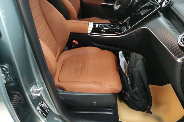 Used Mercedes-Benz GLC 2025 GLC 300 L 4MATIC Luxury Model 5 Seats Right Front Seat