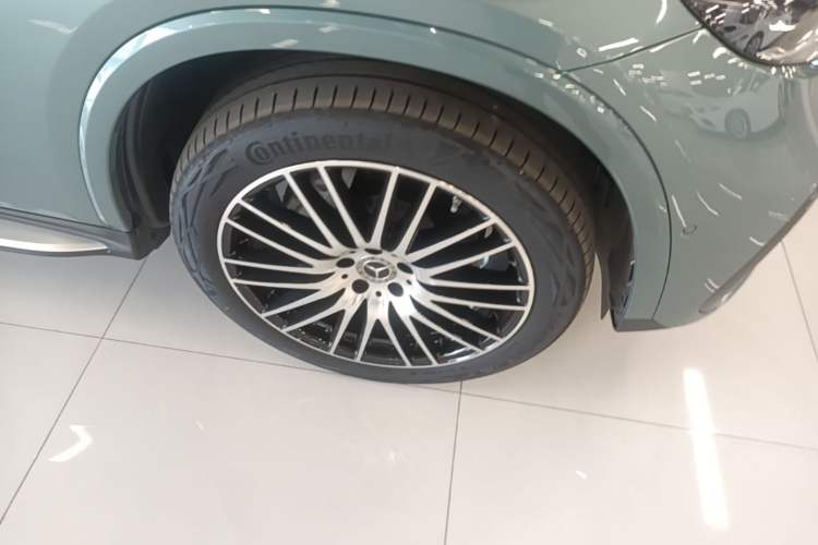 Used Mercedes-Benz GLC 2025 GLC 300 L 4MATIC Luxury Model 5 Seats Right Front Wheel Hub
