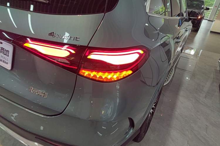 Used Mercedes-Benz GLC 2025 GLC 300 L 4MATIC Luxury Model 5 Seats Right Rear Taillight