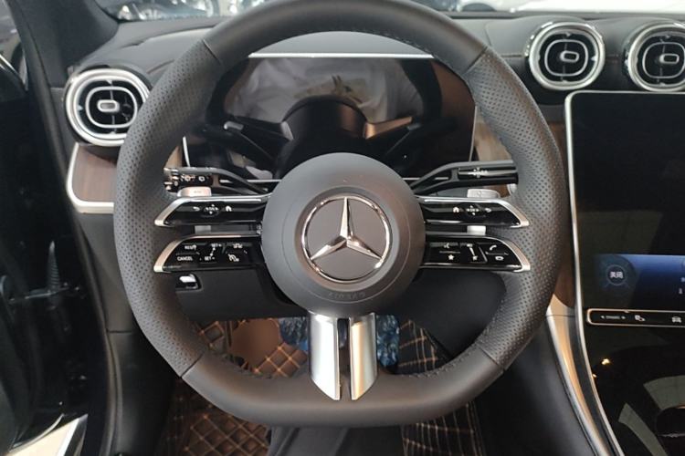 Used Mercedes-Benz GLC 2025 GLC 300 L 4MATIC Dynamic Model 5 Seats Steering Wheel