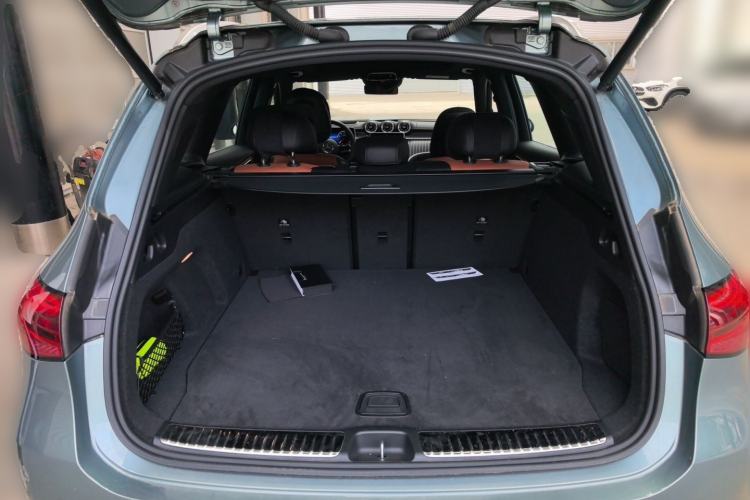 Used Mercedes-Benz GLC 2025 GLC 300 L 4MATIC Luxury Model 5 Seats Trunk