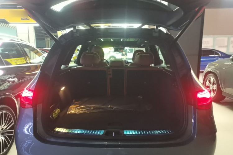 Used Mercedes-Benz GLC 2025 GLC 300 L 4MATIC Luxury Model 5 Seats Trunk