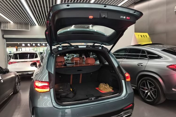 Used Mercedes-Benz GLC 2025 GLC 300 L 4MATIC Luxury Model 5 Seats Trunk