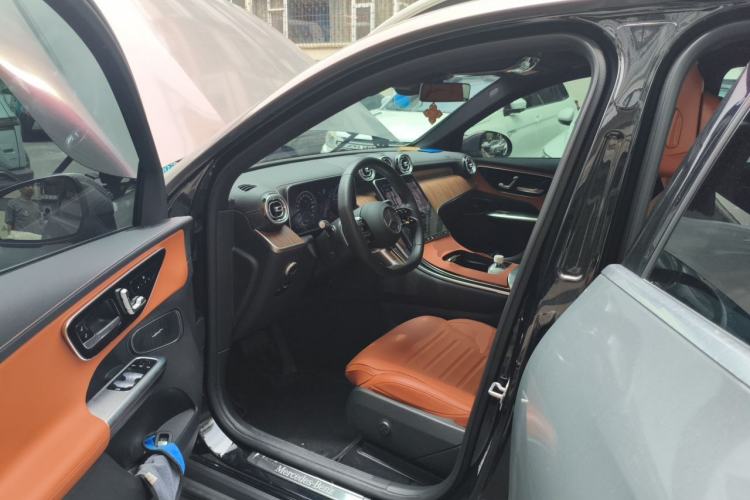 Used Mercedes-Benz GLC 2025 GLC 300 L 4MATIC Dynamic Edition 7-seater Driver Seat