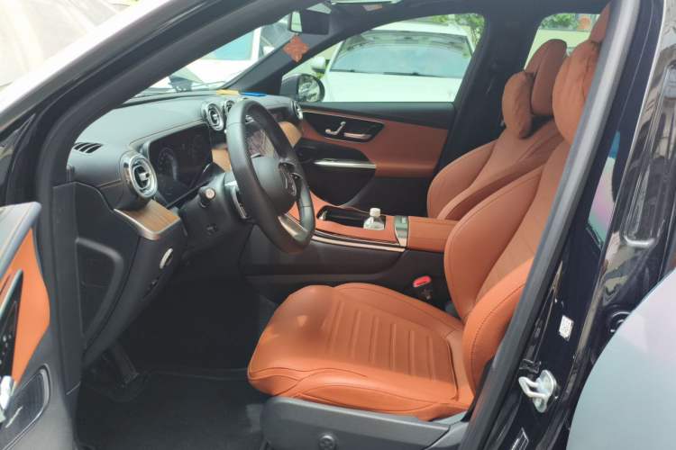 Used Mercedes-Benz GLC 2025 GLC 300 L 4MATIC Dynamic Edition 7-seater Left Front Seat