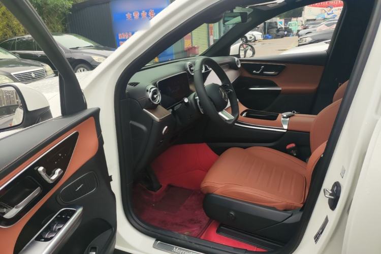 Used Mercedes-Benz GLC 2025 Refreshed GLC 300 L 4MATIC Dynamic Version 5 Seats Driver Seat