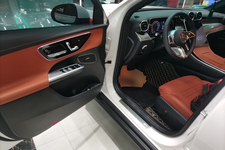 Used Mercedes-Benz GLC 2025 GLC 260 L 4MATIC Dynamic Edition Driver Seat
