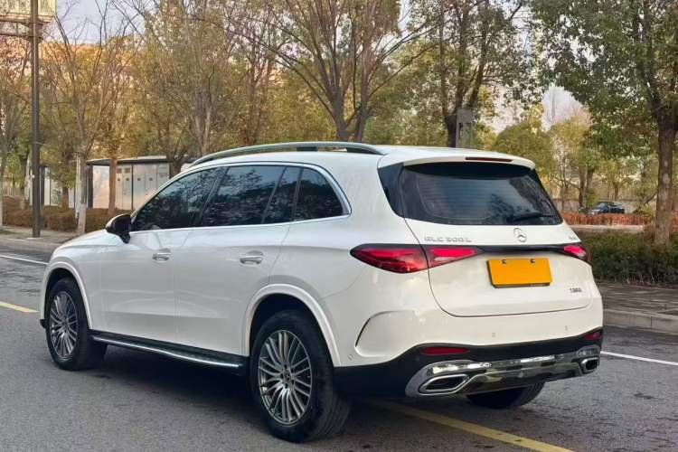 Used Mercedes-Benz GLC 2025 Refreshed GLC 300 L 4MATIC Dynamic Version 5 Seats Exterior 5