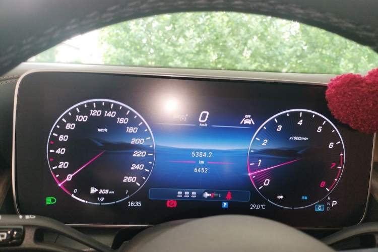 Used Mercedes-Benz GLC 2025 Refreshed GLC 300 L 4MATIC Dynamic Version 5 Seats Instrument Cluster