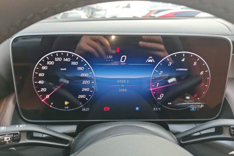 Used Mercedes-Benz GLC 2025 Refreshed GLC 300 L 4MATIC Dynamic Version 5 Seats Instrument Cluster