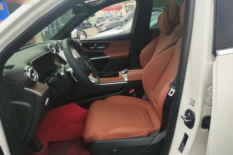 Used Mercedes-Benz GLC 2025 Refreshed GLC 300 L 4MATIC Dynamic Version 5 Seats Left Front Seat