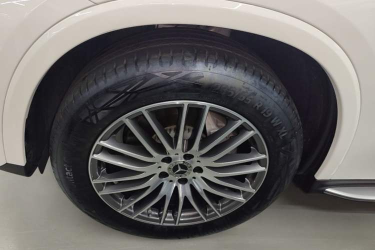 Used Mercedes-Benz GLC 2025 Refreshed GLC 300 L 4MATIC Dynamic Version 5 Seats Left Front Wheel Hub