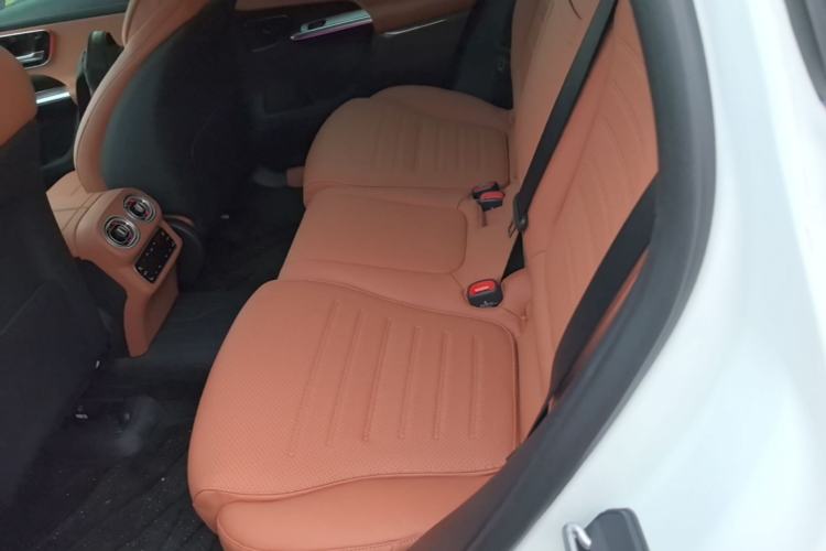 Used Mercedes-Benz GLC 2025 Refreshed GLC 300 L 4MATIC Dynamic Version 5 Seats Left Rear Seat