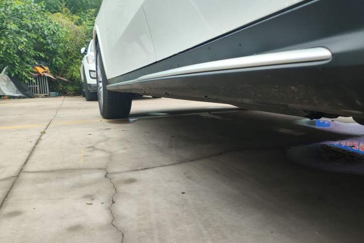 Used Mercedes-Benz GLC 2025 Refreshed GLC 300 L 4MATIC Dynamic Version 5 Seats Left Side Sill