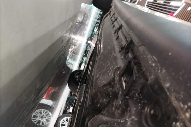 Used Mercedes-Benz GLC 2025 GLC 260 L 4MATIC Dynamic Edition Left Side Sill