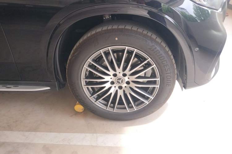 Used Mercedes-Benz GLC 2025 Refreshed GLC 300 L 4MATIC Dynamic Version 5 Seats Right Front Wheel Hub
