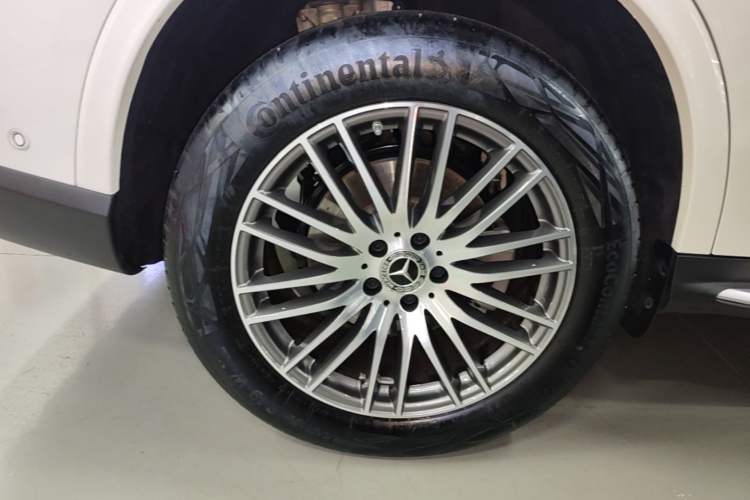 Used Mercedes-Benz GLC 2025 Refreshed GLC 300 L 4MATIC Dynamic Version 5 Seats Right Rear Wheel Hub