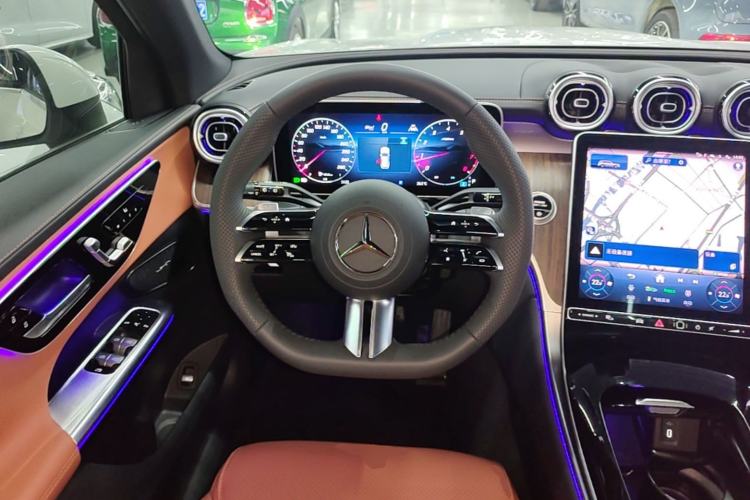Used Mercedes-Benz GLC 2025 Refreshed GLC 300 L 4MATIC Dynamic Version 5 Seats Steering Wheel
