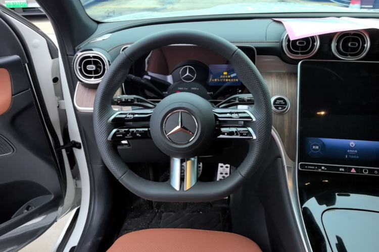 Used Mercedes-Benz GLC 2025 Refreshed GLC 300 L 4MATIC Dynamic Version 5 Seats Steering Wheel