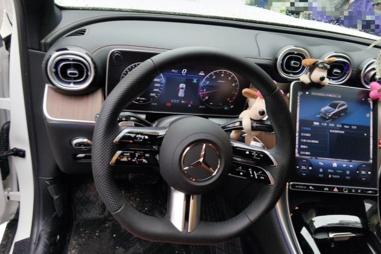 Used Mercedes-Benz GLC 2025 GLC 300 L 4MATIC Dynamic Model 5 Seats Steering Wheel