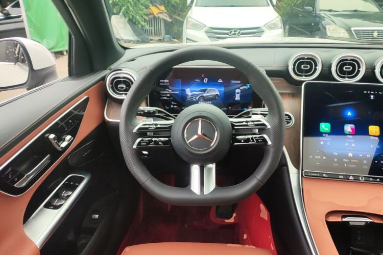 Used Mercedes-Benz GLC 2025 Refreshed GLC 300 L 4MATIC Dynamic Version 5 Seats Steering Wheel