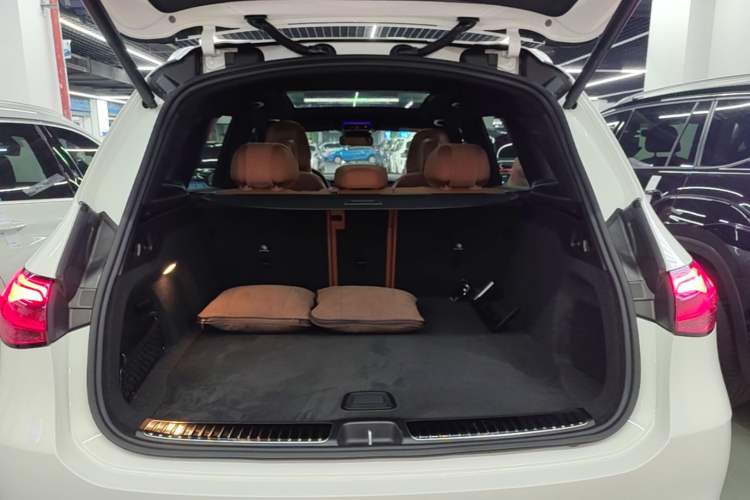 Used Mercedes-Benz GLC 2025 Refreshed GLC 300 L 4MATIC Dynamic Version 5 Seats Trunk