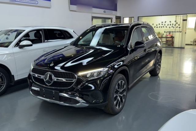 Used Mercedes-Benz GLC 2026 GLC 260 L 4MATIC Classic Edition